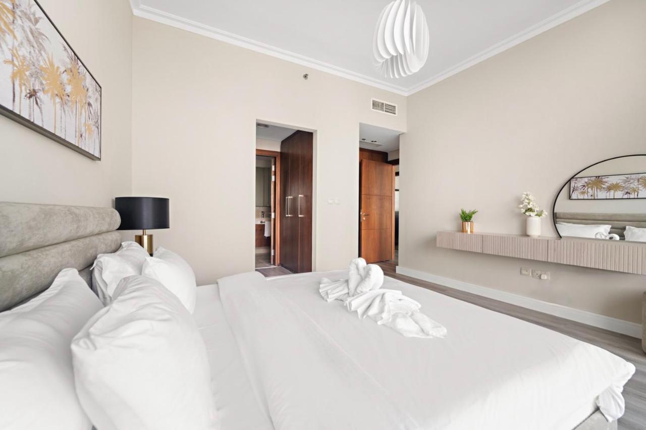 First Class 3Br With Full Burj Khalifa And Fountain View Dubai Exterior photo